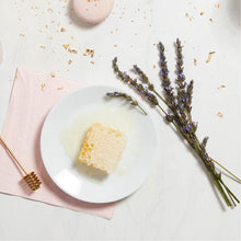 Thymes Lavender Honey Aromatic Candle is forumlated with naturally derived fragrances