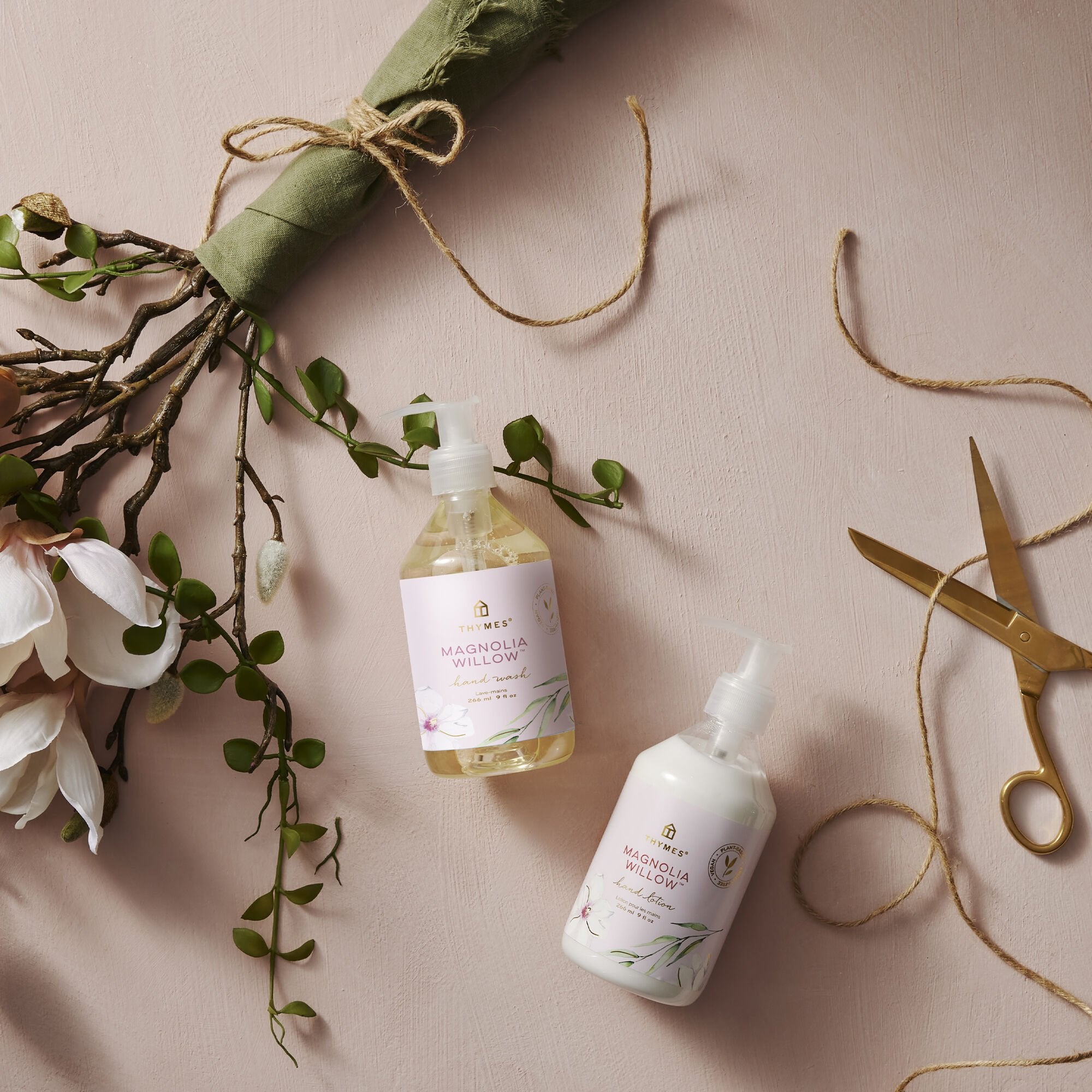 Thymes Magnolia Willow Sink Set with flowers, twine and scissors