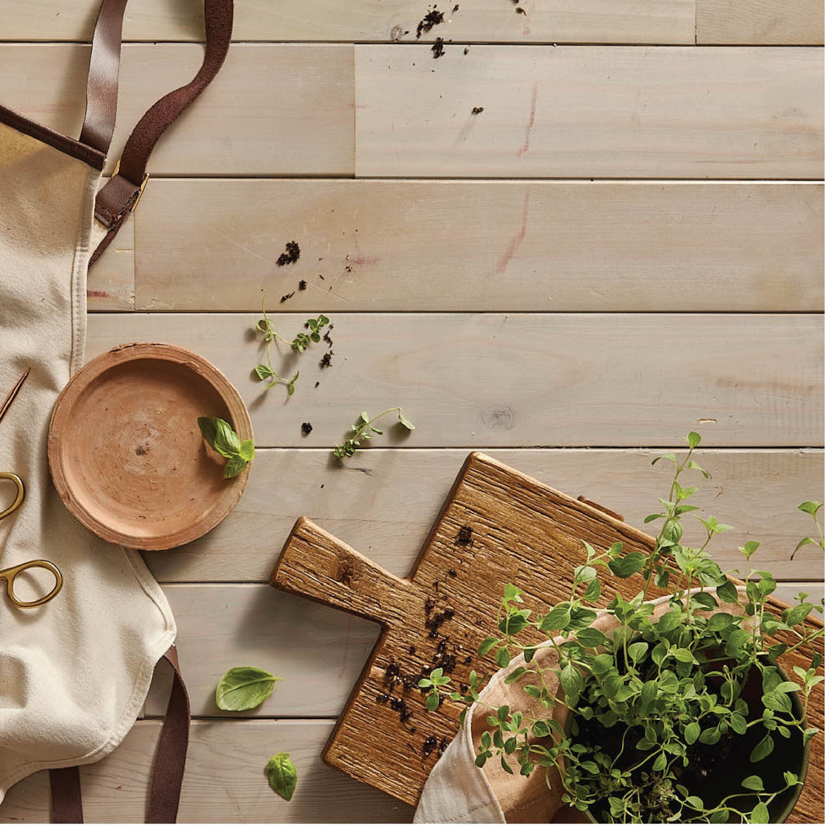 Fresh-Cut Basil Reed Diffuser Oil Refill is formulated with naturally derived ingredients