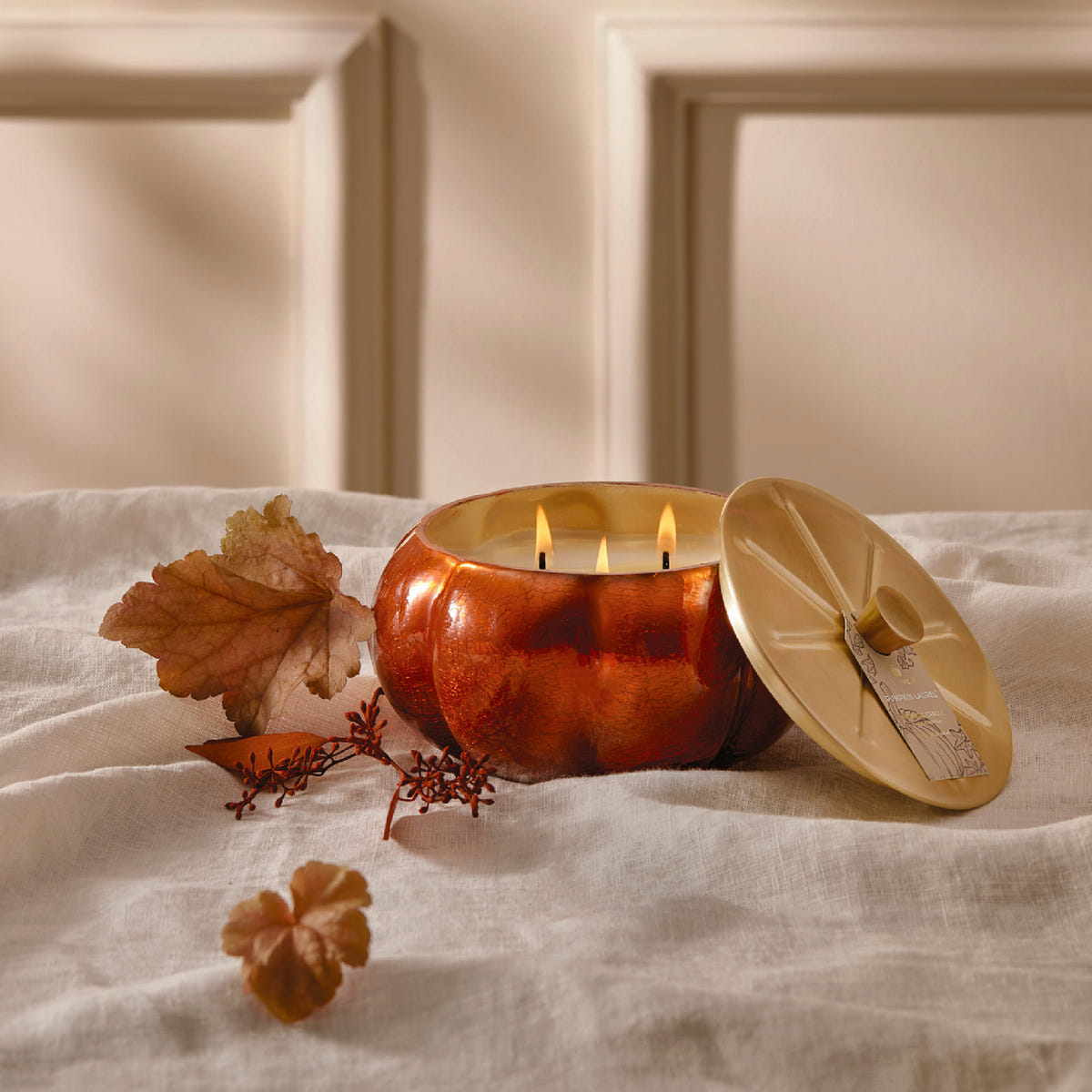 Alternate image of thymes-pumpkin-laurel-large-candle